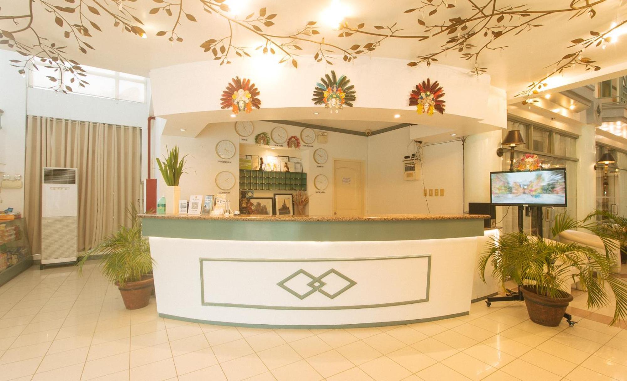 Royal Am Rei Hotel By Reddoorz Bacolod Exterior foto